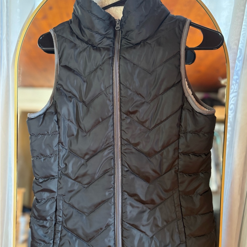 Women's Black Quilted Puffer Vest